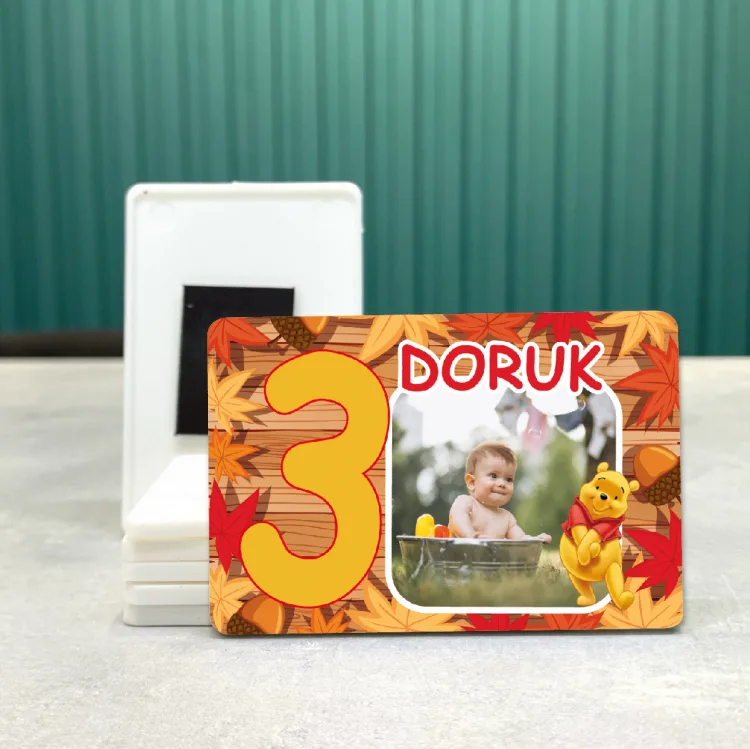 Dikdörtgen 526-3 Yaş Magnet Fotoğraflı Winnie The Pooh Tasarımlı Doğum Günü Yaş Magneti