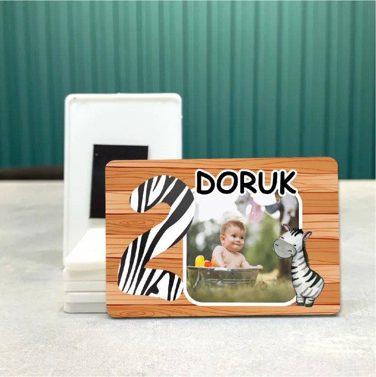 Dikdörtgen 528-2 Yaş Magnet Fotoğraflı Zebra Tasarımlı Doğum Günü Yaş Magneti