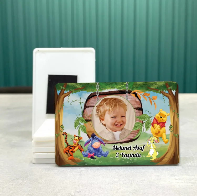 Dikdörtgen 605 Magnet Fotoğraflı Winnie The Pooh Tasarımlı Doğum Günü Yaş Magneti